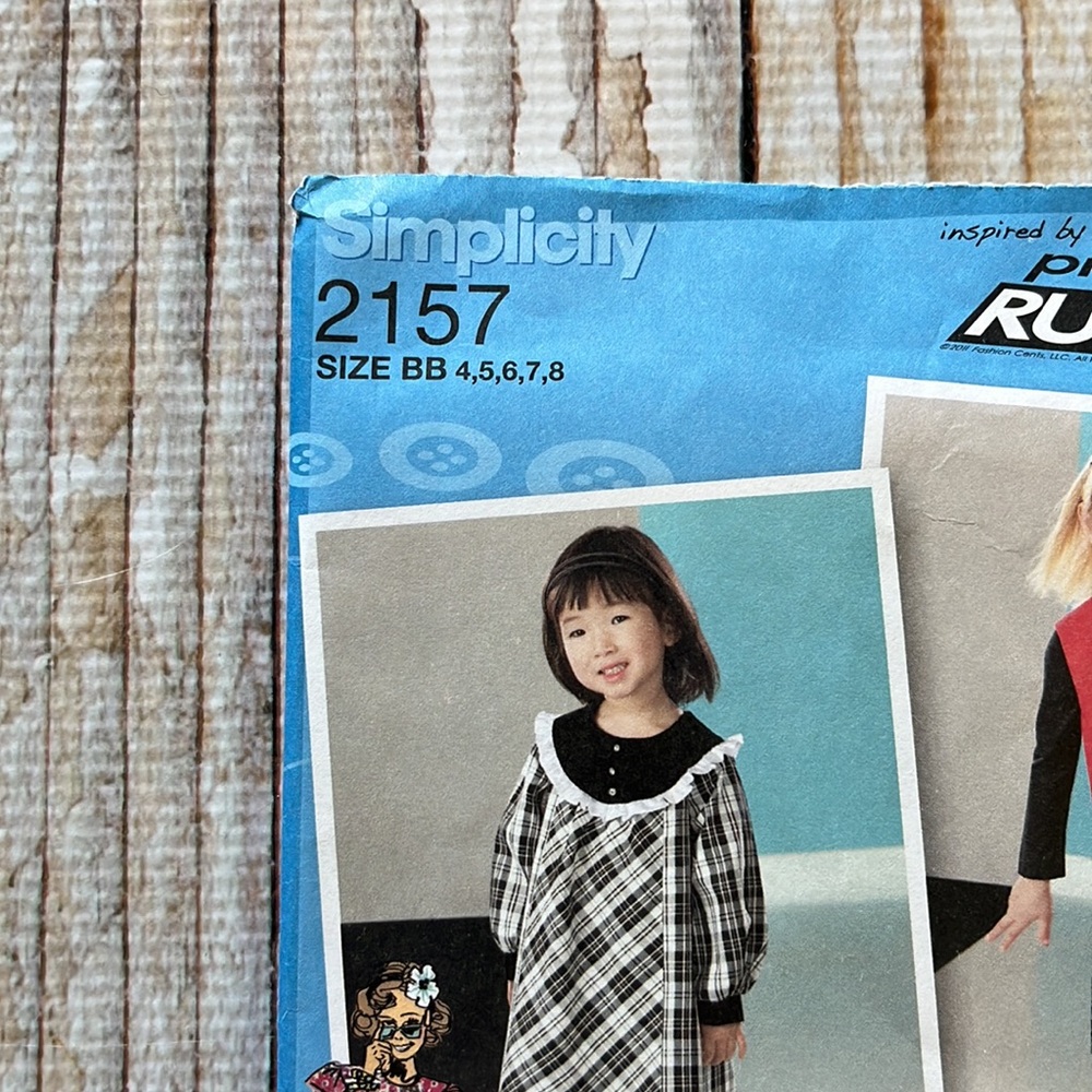 Simplicity Project Runway Uncut Sewing Pattern - Picture 2 of 9